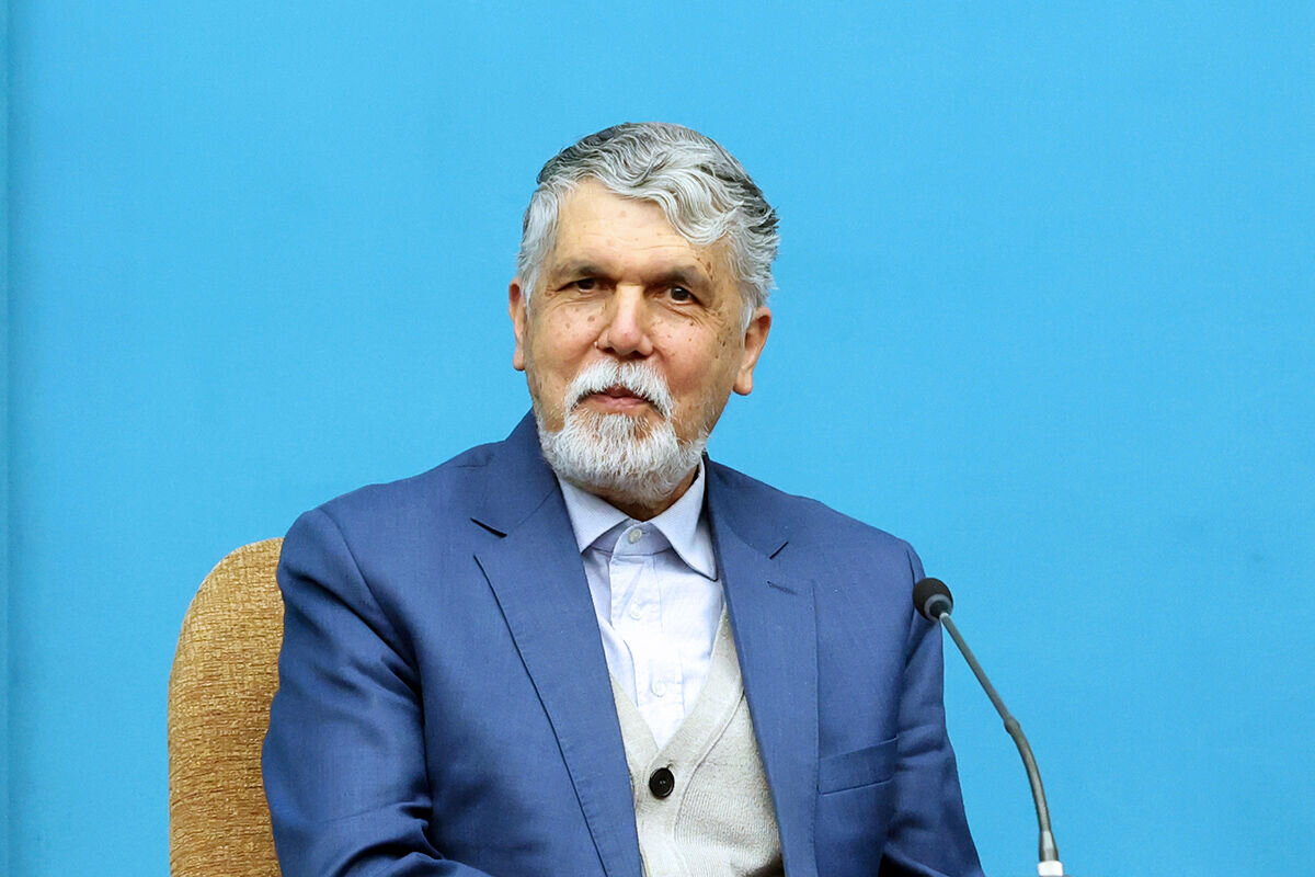 بدرقه باشکوه پاپ فرانسیس - سفیر افلاک