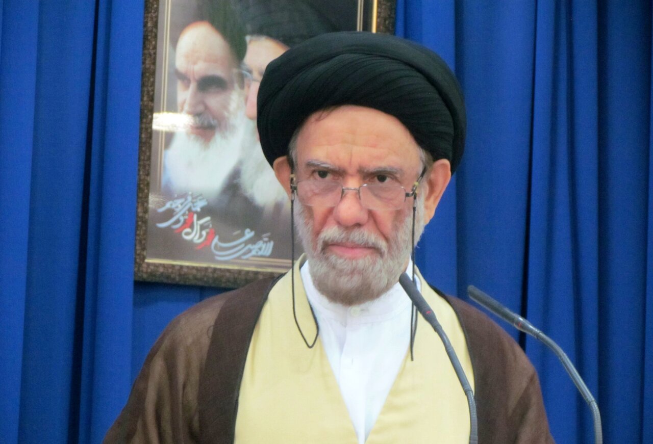 امام جمعه امام جمعه دیر: قراردادهای موقت برای کارگران امنیت آفرین نیست - خبرگزاری سفیر افلاک | اخبار ایران و جهان