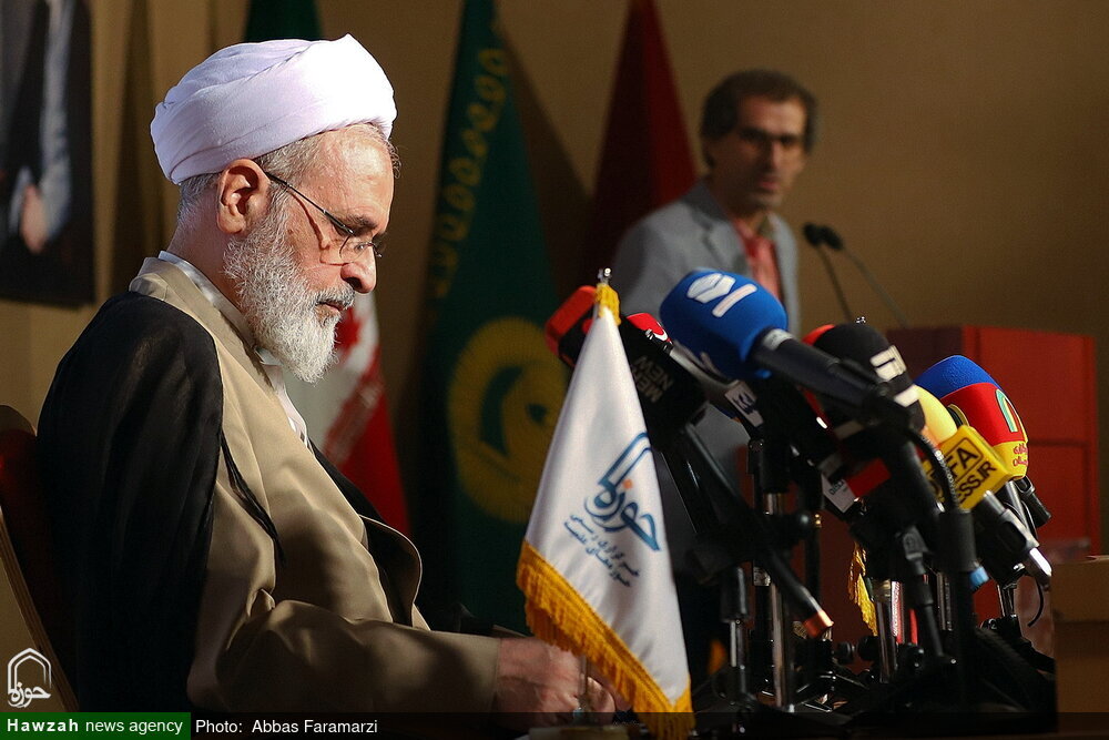 زنان پاسخ مدیر حوزه های علمیه کشور به دو پرسش سفیر افلاک درباره عقب ماندگی قوانین زنان و منابع مالی حوزه