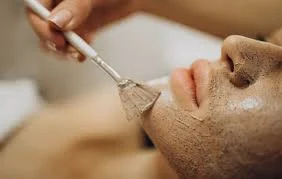 چرا بعد از فیشیال جوش می زنیم؟