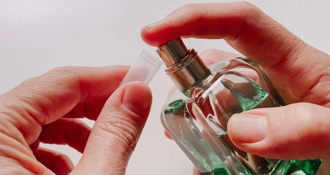 چطور از نشتی دکانت عطر در کیف جلوگیری کنیم؟